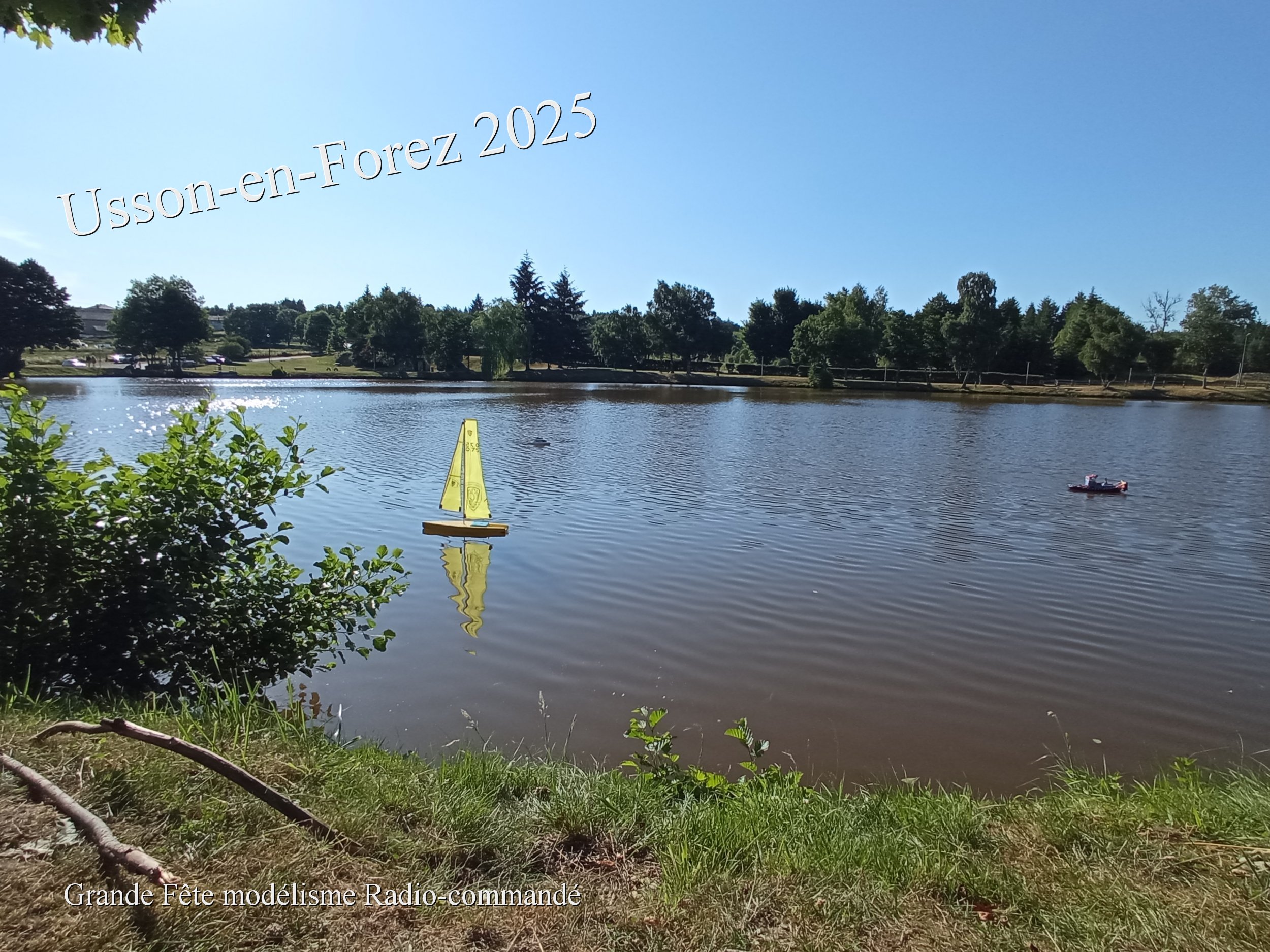 01 - Navires sur plan d'eau 3.jpg